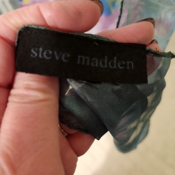 Steve Madden Scarf - Picture 4 of 7